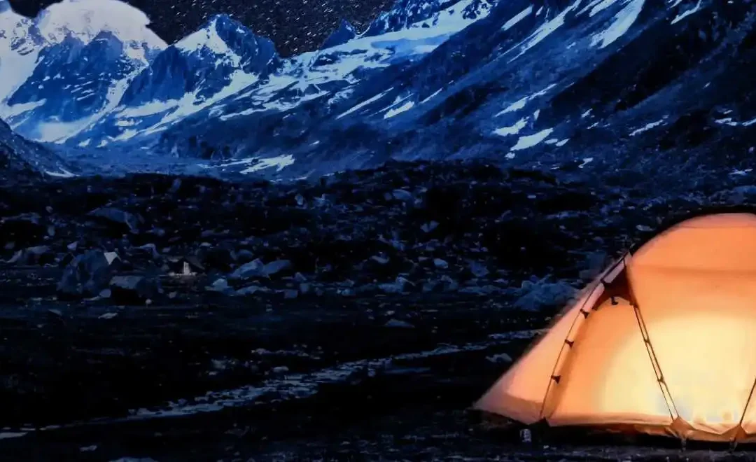 Dormire sotto le stelle: glamping e bubble hotel
