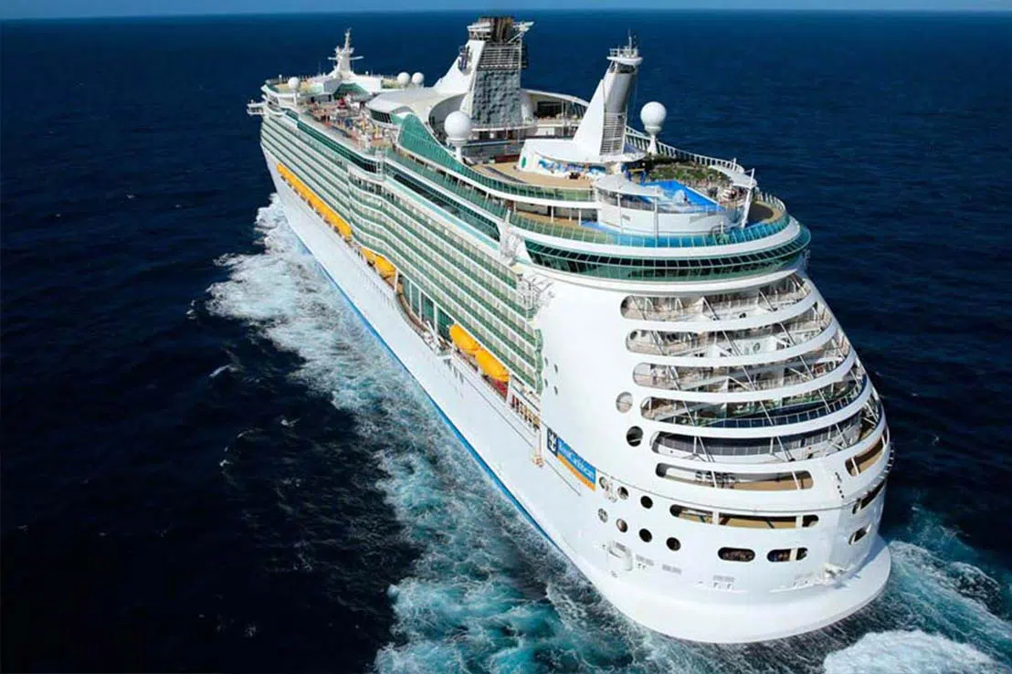 royal-caribbean-explorer-of-the-seas-01-eG_-WK3